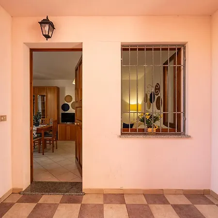 Casa Polina - Indipendente Con Giardino A 15 Minuti Dal Mare Pula