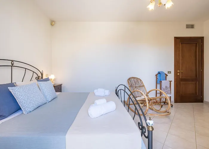 Casa Polina - Indipendente Con Giardino A 15 Minuti Dal Mare Nyaraló *